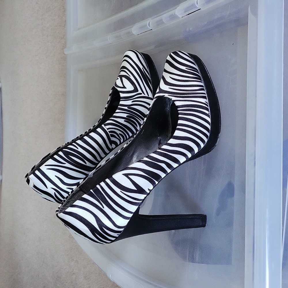 Size 7 woman's zebra print high heels shoes